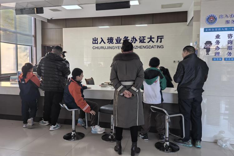天水市公安局麦积分局出入境管理大队:"四策并驱"应高峰 树立日常服务